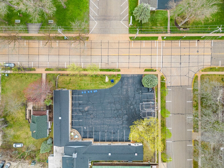 More Photos Of 488 South St, Green Lake Hotel For Sale