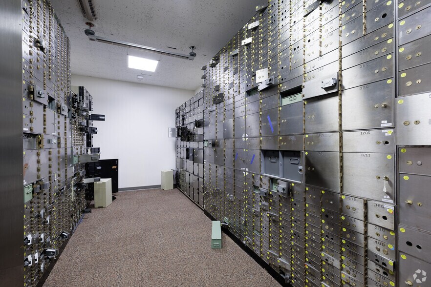 More Photos Of 303 Broad St, Red Bank Specialty For Lease