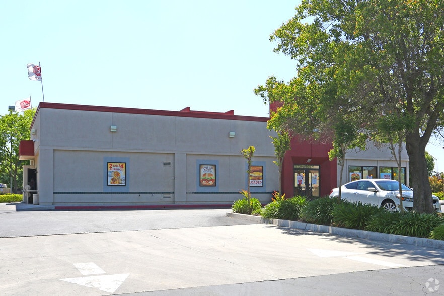 More Photos Of 8008 N Cedar Ave, Fresno Fast Food For Lease