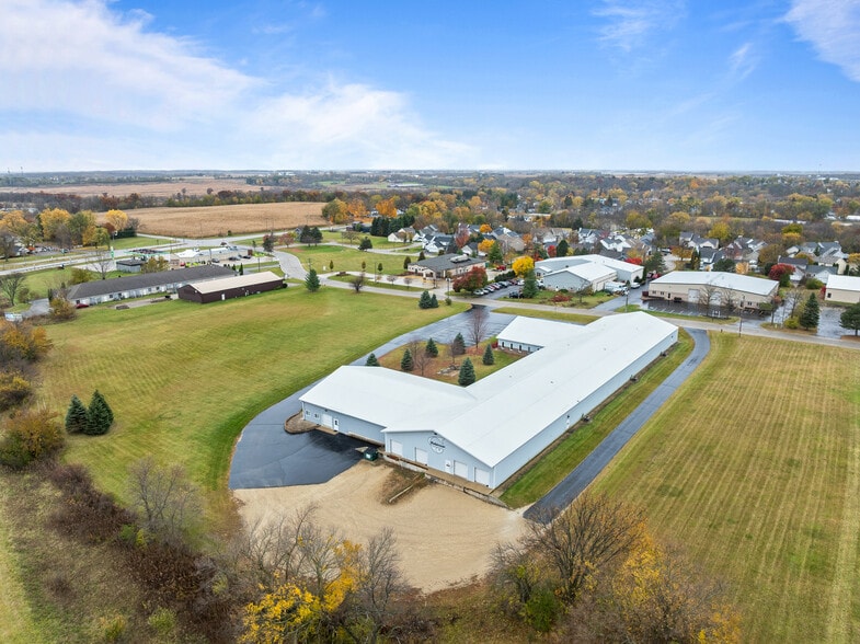 More Photos Of 130 Elizabeth Ln, Genoa City Industrial For Lease