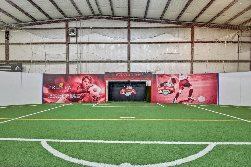 More Photos Of 1856 Nimitz Dr, De Pere Distribution For Lease