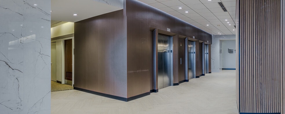 More Photos Of 6200 Oak Tree Blvd, Independence Office For Lease