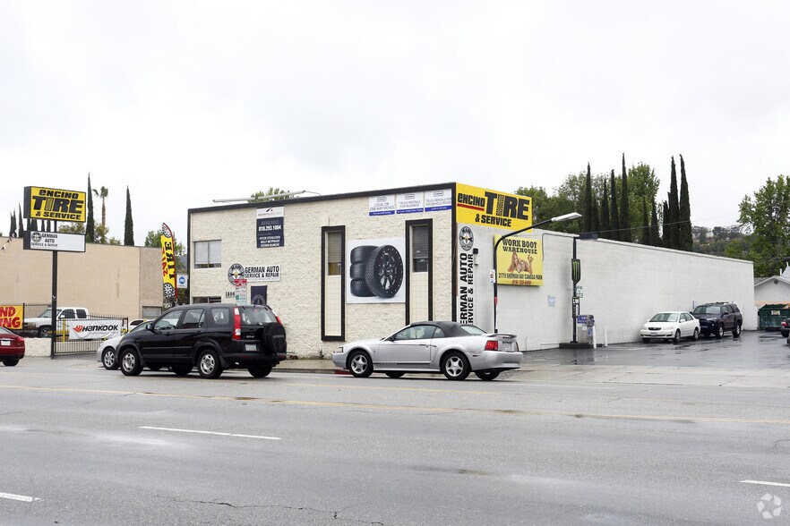 More Photos Of 18066 Ventura Blvd, Encino Auto Dealership For Sale