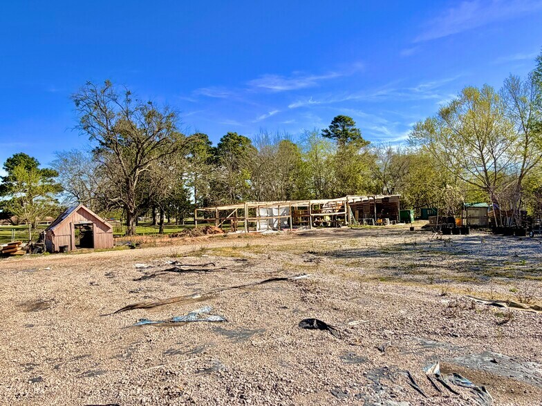 More Photos Of 20698 Eva St, Montgomery Garden Center For Lease