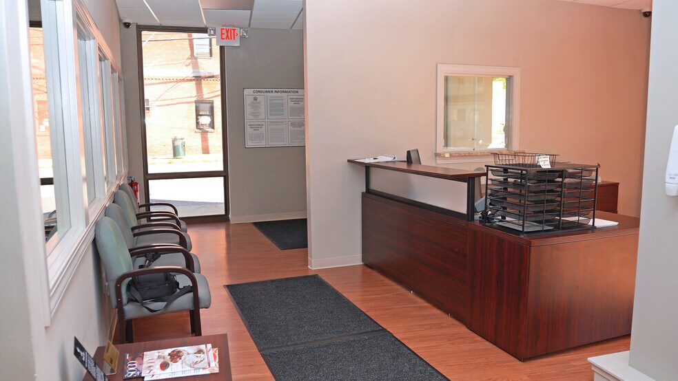 More Photos Of 308 Bay St, Taunton Office For Sale