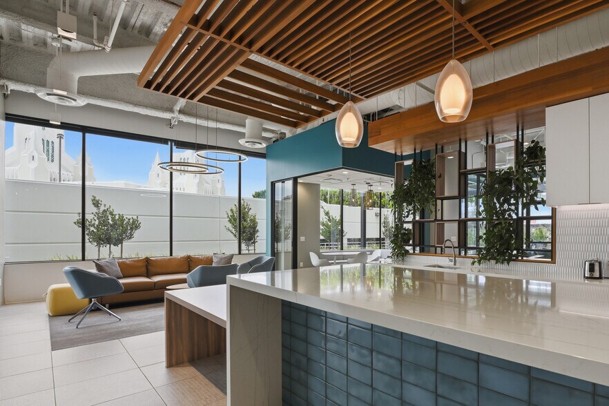 More Photos Of 3655 Nobel Dr, San Diego Office For Lease