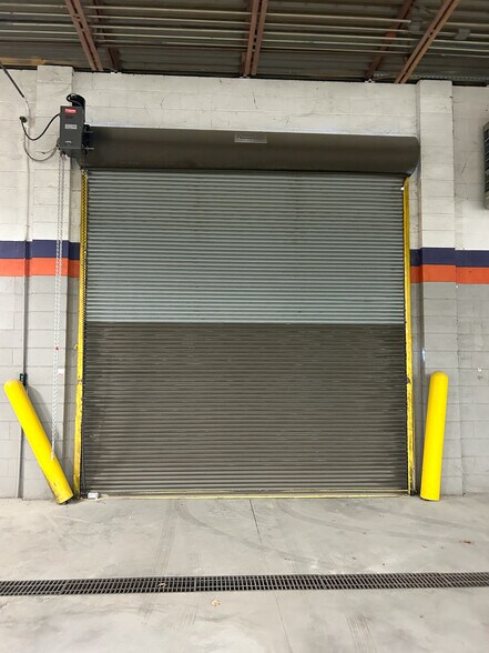 More Photos Of 840 Lakeside Dr, Mobile Warehouse For Lease