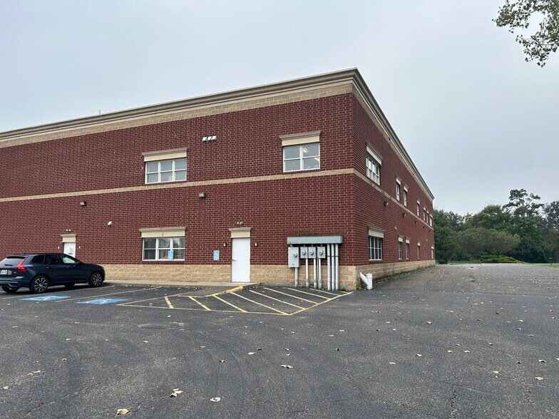 More Photos Of 3684-3688 Dressler Rd NW, Canton Medical For Sale