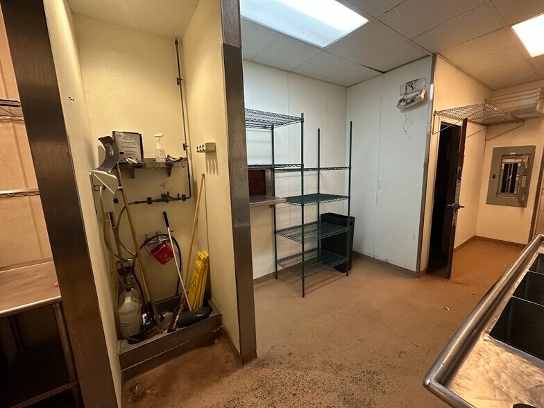 More Photos Of 52 Summer St, Boston General Retail For Lease