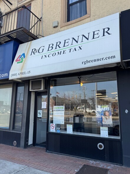 More Photos Of 78-84 E Park Ave, Long Beach Storefront For Lease