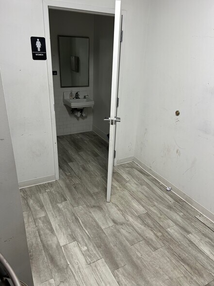 More Photos Of 615 Main St, Cincinnati Loft Creative Space For Lease