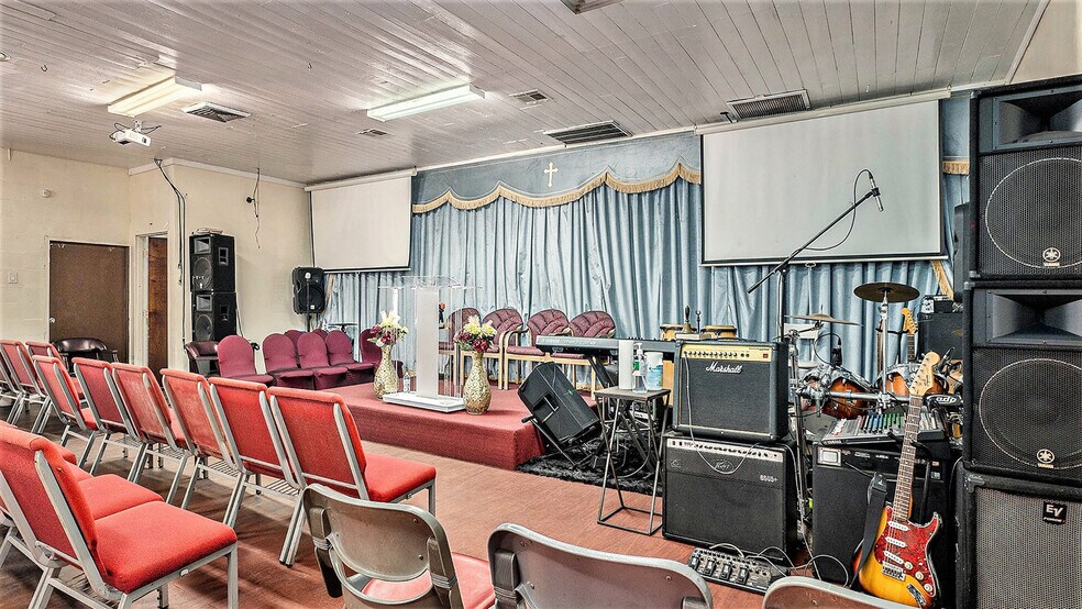 More Photos Of 5118 E 17th Ave, Tampa Religious Facility For Sale
