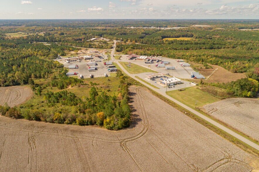 More Photos Of 700 Moores Ferry Rd, Skippers Land For Sale