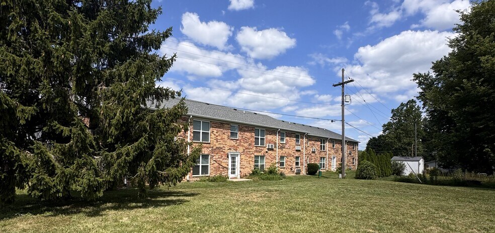 More Photos Of 1100 W Mill St, Summitville Apartments For Sale
