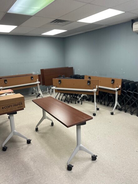 More Photos Of 65 Harristown Rd, Glen Rock Office For Lease