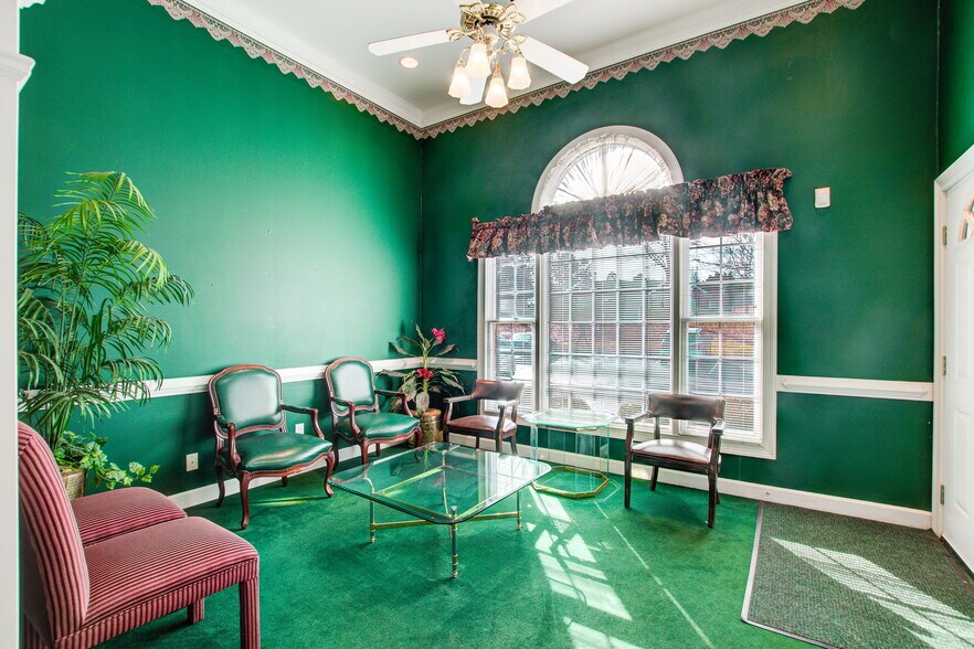 More Photos Of 555 Sun Valley Dr, Roswell Office For Sale