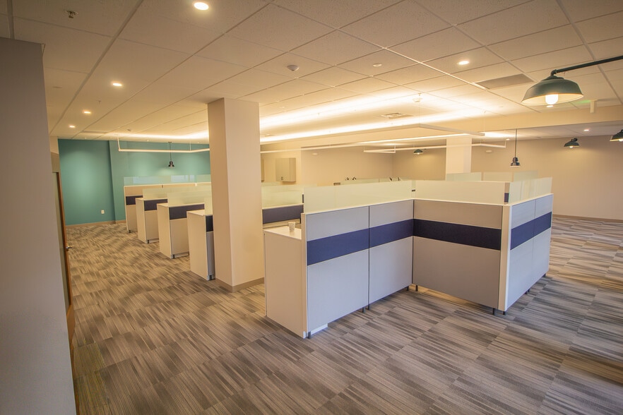 More Photos Of 1712 Route 9, Halfmoon Office For Lease