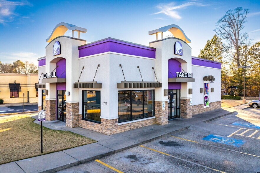 More Photos Of 2211 N Reynolds Rd, Bryant Fast Food For Sale