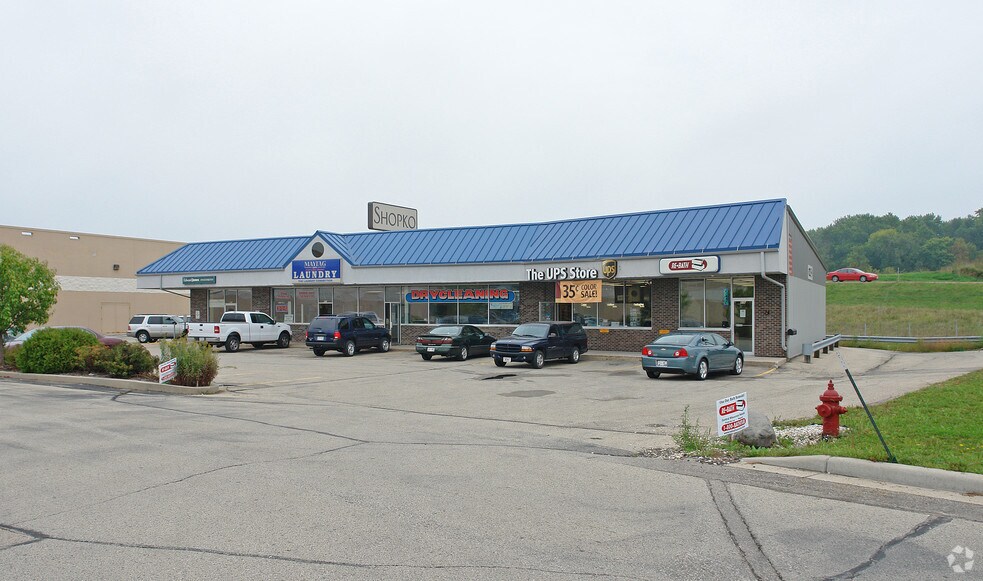 More Photos Of 822 Park Ave, Beaver Dam Unknown For Lease