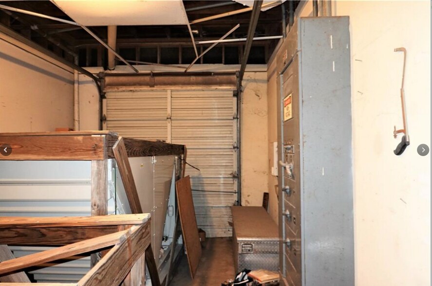 More Photos Of 204 N Meyer St, Taft Religious Facility For Sale