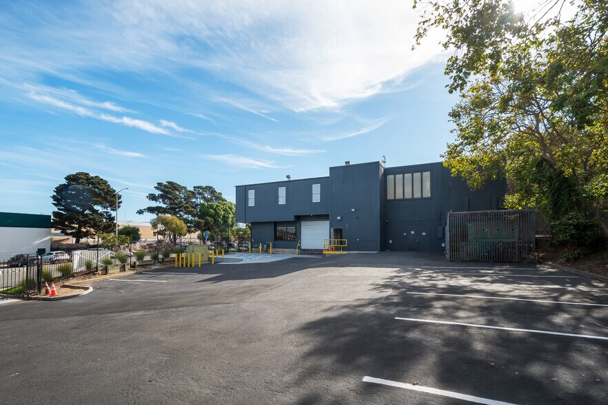 More Photos Of 1375 Fairfax Ave, San Francisco Warehouse For Sale