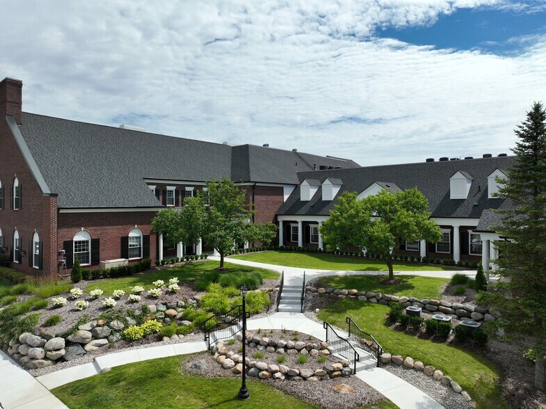 More Photos Of 3250-3256 University Dr, Auburn Hills Office For Sale