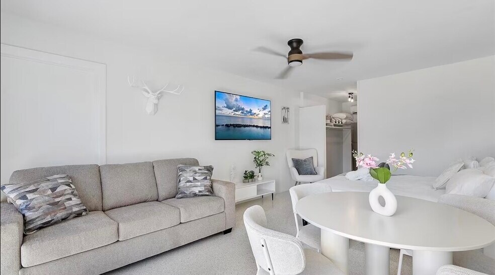 More Photos Of 333 Palm St, Hollywood Apartments For Sale