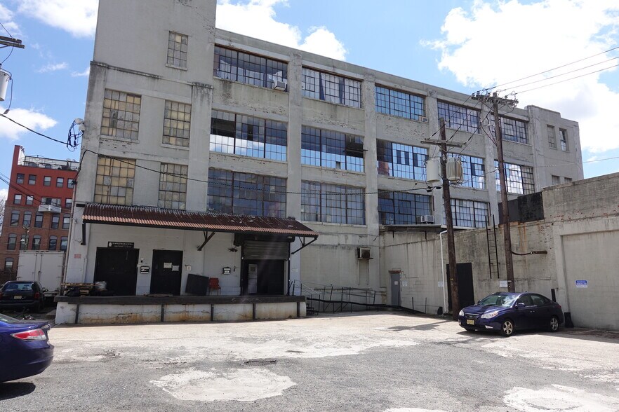 More Photos Of 1012-1022 Grand St, Hoboken Warehouse For Lease