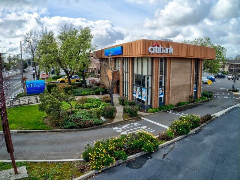 More Photos Of 5618 Freeport Blvd, Sacramento Bank For Lease