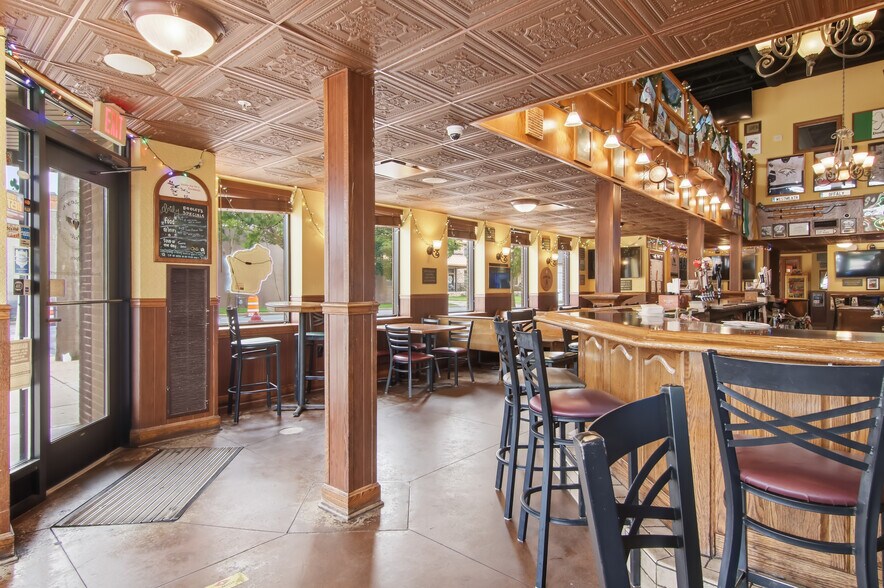 More Photos Of 442 Water St, Eau Claire Bar For Sale