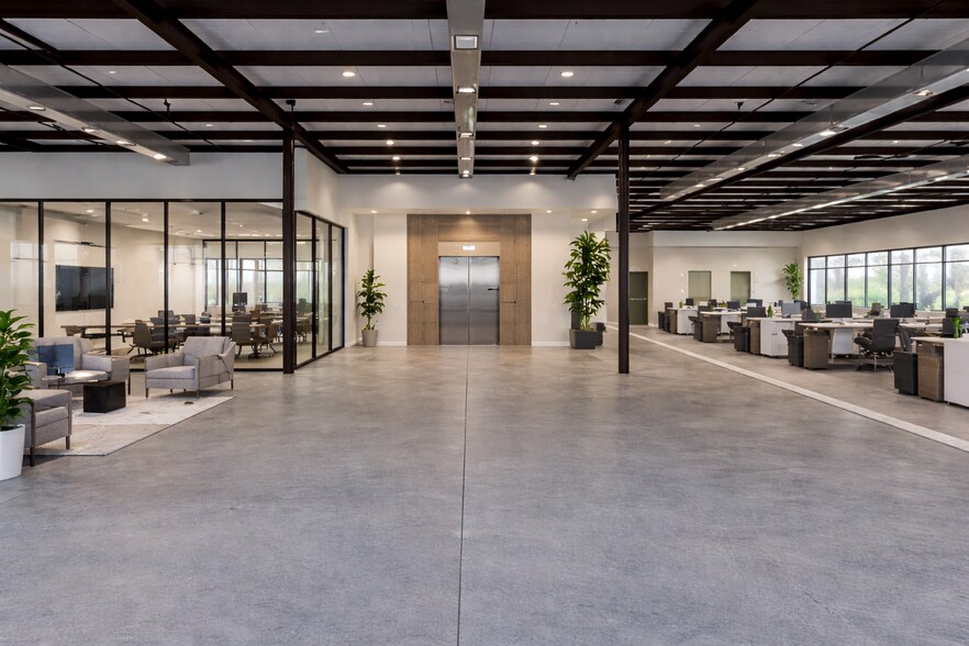 More Photos Of 430 College Dr, Middleburg Medical For Sale