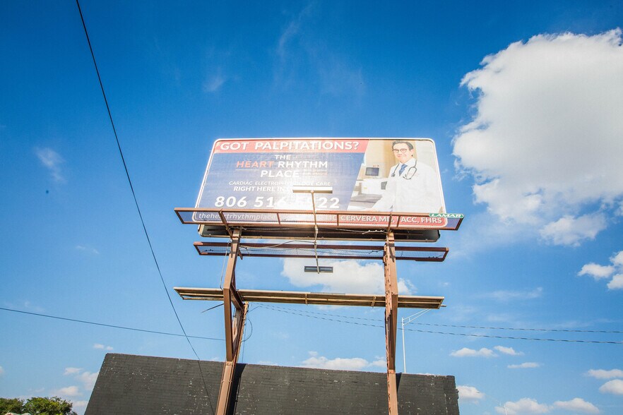More Photos Of 1812 Avenue R, Lubbock Office For Sale
