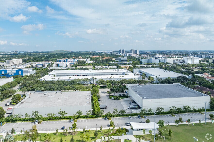 More Photos Of 8900 NW 35th Ln, Doral Warehouse For Lease