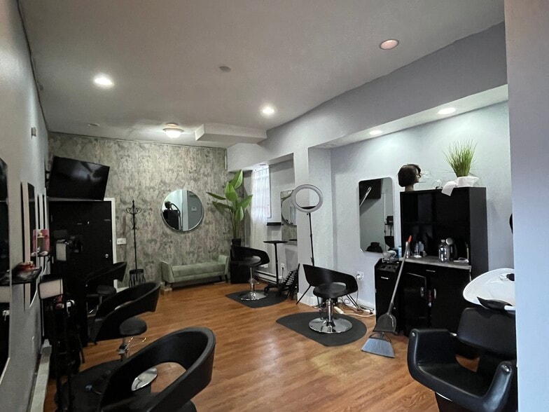 Primary Photo Of 1009 N Marshall St, Philadelphia Storefront For Lease