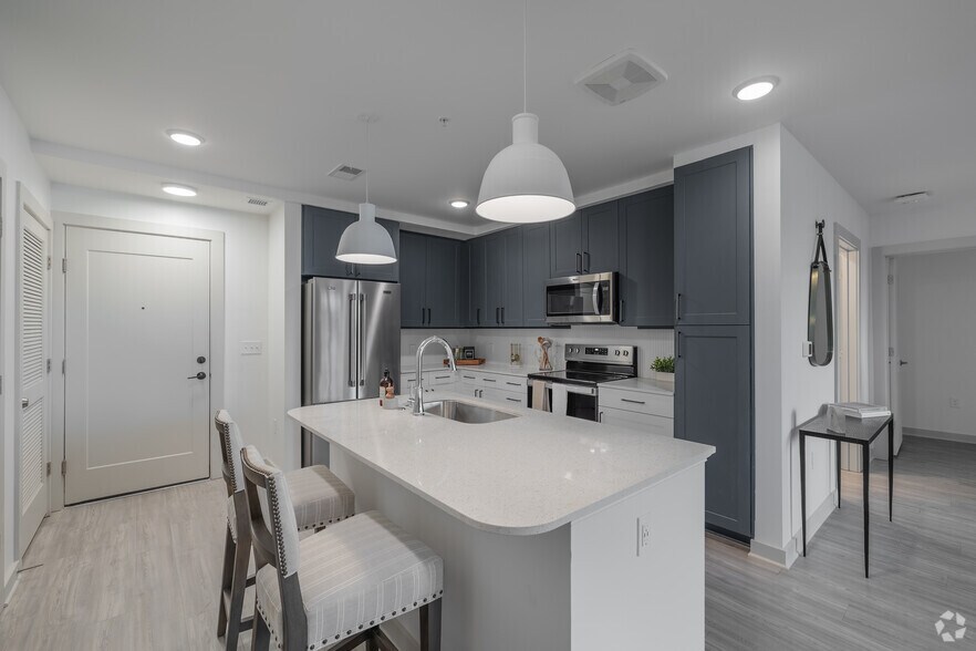 More Photos Of 55 Romney St, Charleston Apartments For Lease