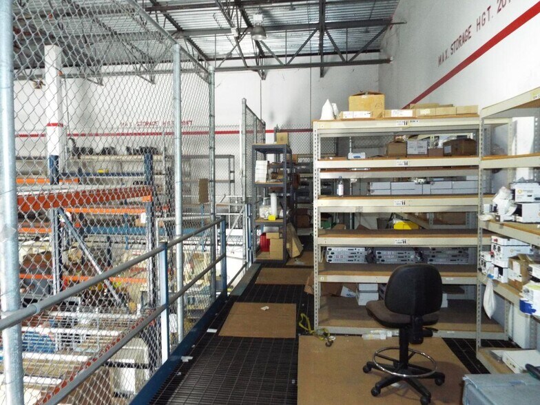 More Photos Of 3000-3044 N Commerce Pky, Miramar Warehouse For Lease