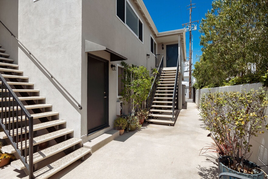 More Photos Of 1817 Euclid St, Santa Monica Apartments For Sale