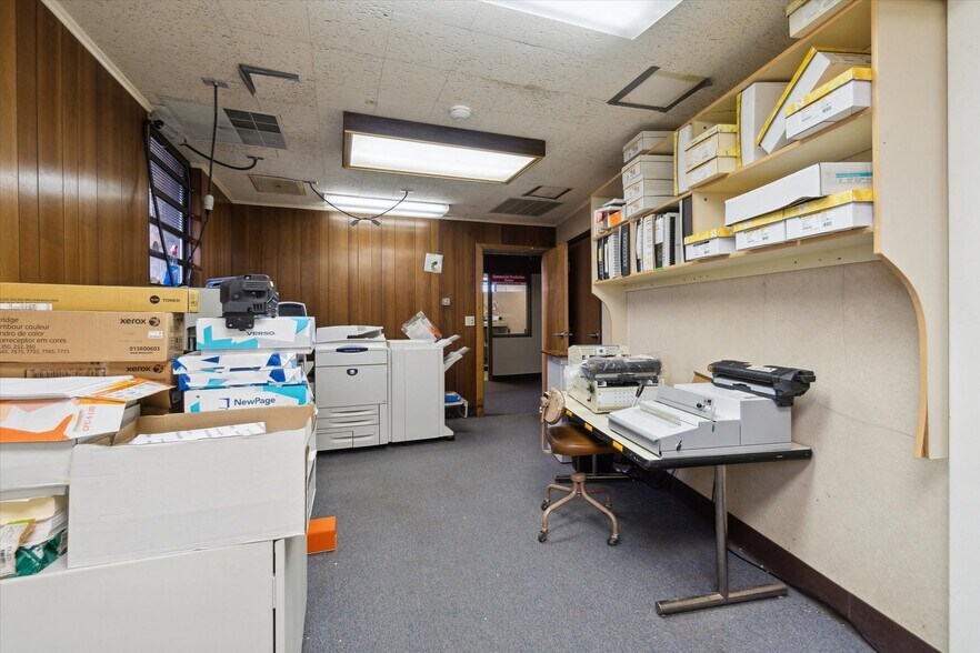 More Photos Of 4414 Bay Rd, Saginaw Storefront Retail Office For Sale