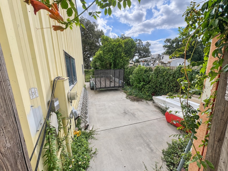 More Photos Of 4802 6th St, Zephyrhills Office For Sale