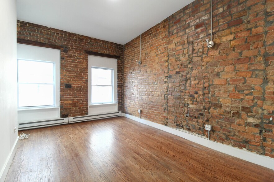 More Photos Of 133 E 35th St, New York Apartments For Sale