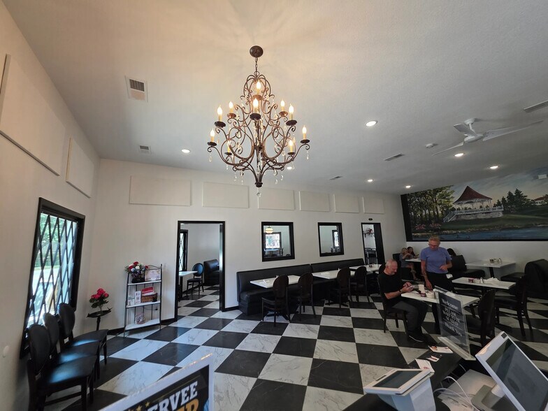 More Photos Of 415 Saint Louis Ave, Excelsior Springs Restaurant For Lease