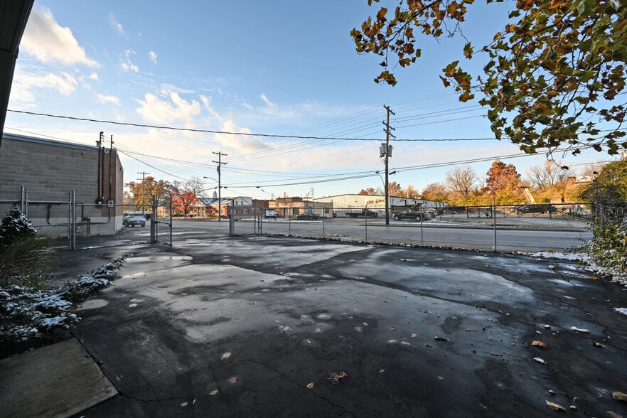 More Photos Of 1245 Tennessee Ave, Cincinnati Warehouse For Sale