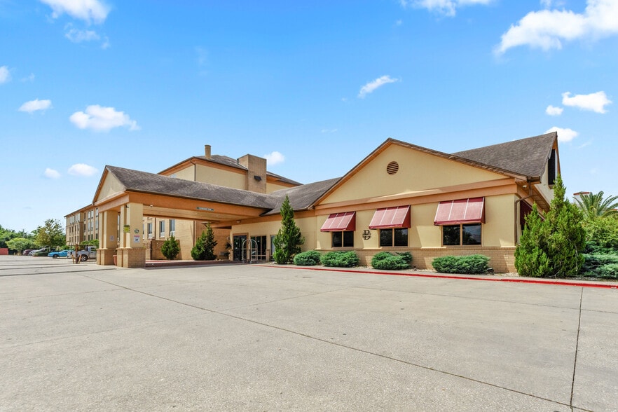 More Photos Of 12340 I-10 Service Rd, New Orleans Hotel For Sale