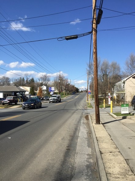 More Photos Of 304 N Buckmarsh St, Berryville Restaurant For Sale