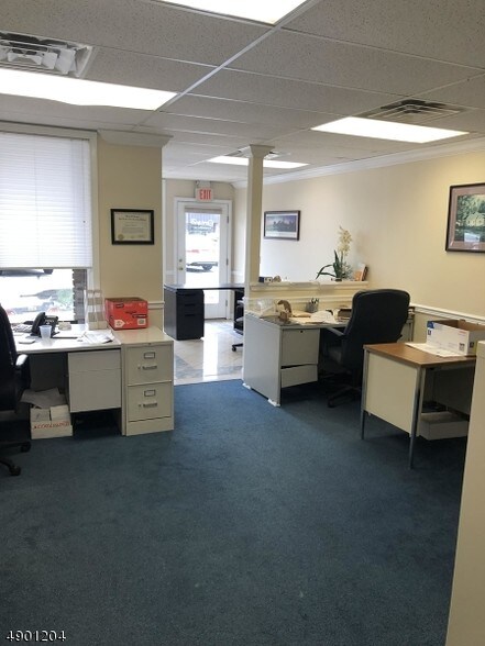 More Photos Of 435 Hollywood Ave, Fairfield Freestanding For Lease