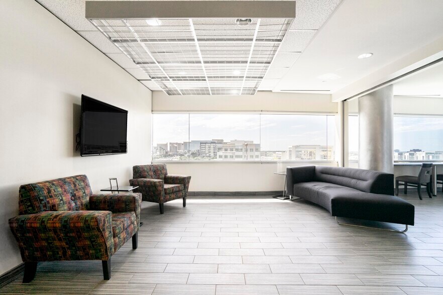 More Photos Of 5050 Quorum Dr, Dallas Coworking Space