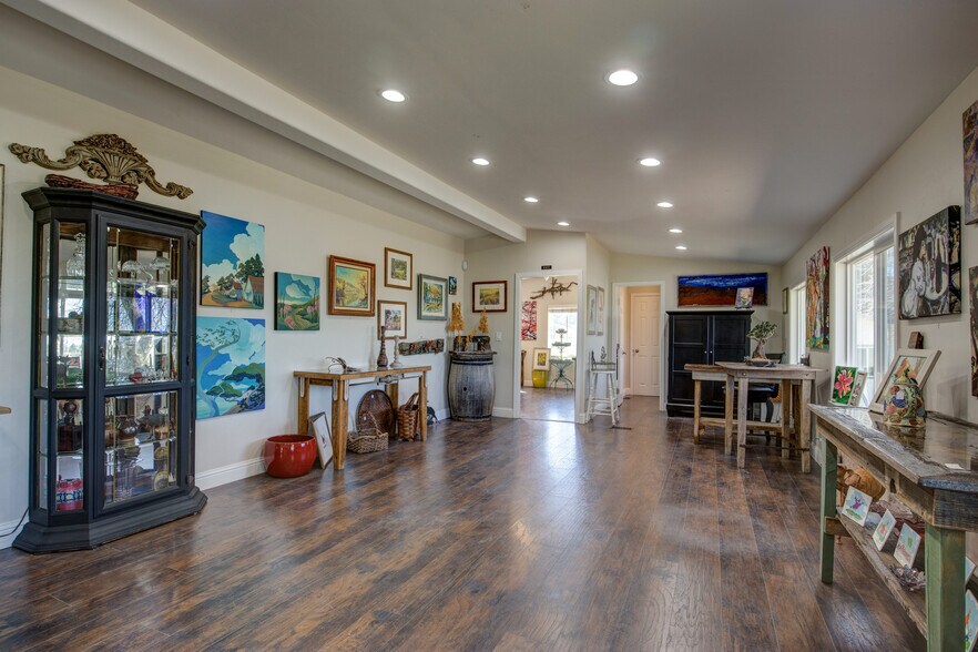 More Photos Of 7449 Fairplay Rd, Somerset Specialty For Sale