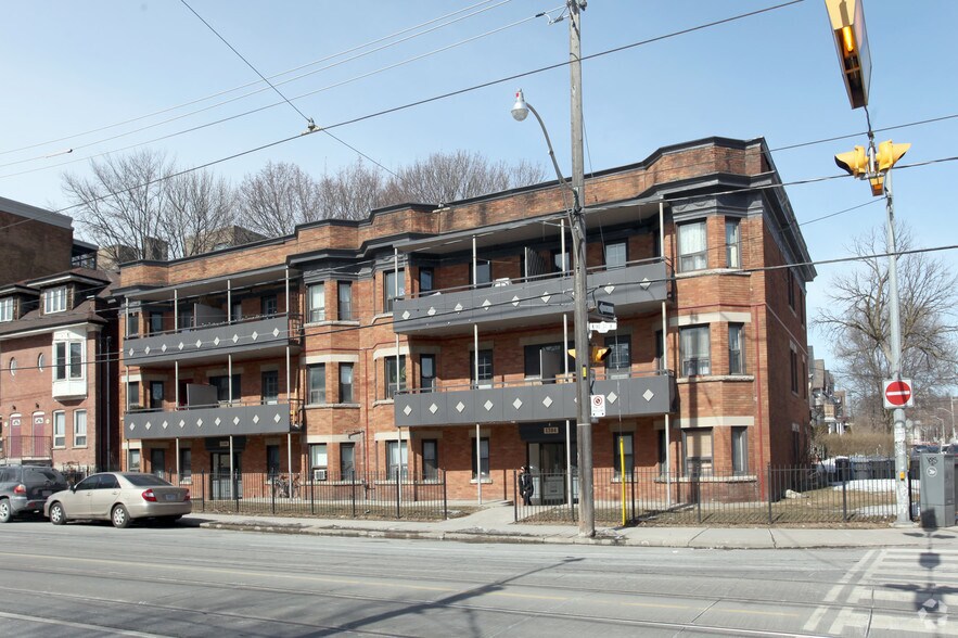 More Photos Of 1384-1386 King St W, Toronto Apartments For Sale