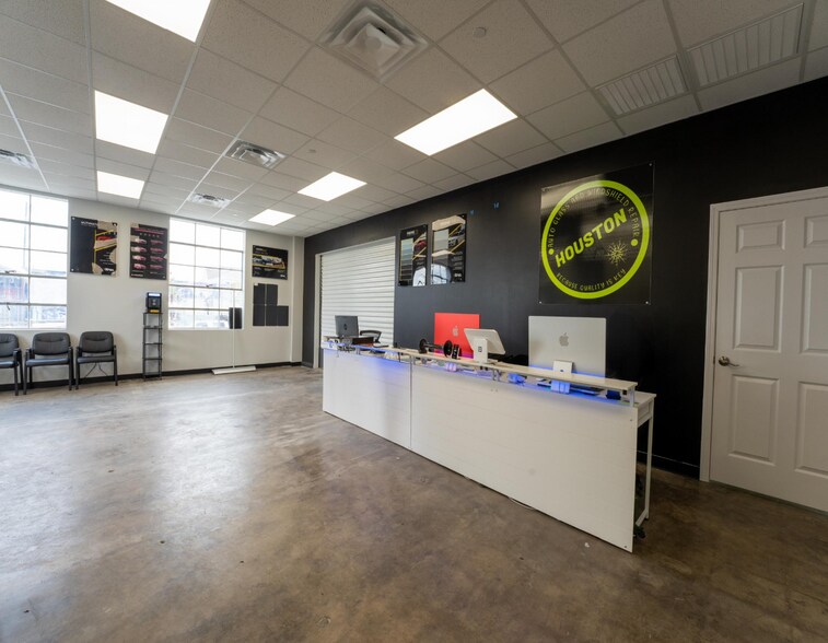 More Photos Of 2802 Canal St, Houston Warehouse For Lease