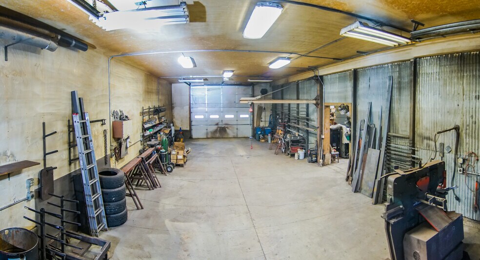 More Photos Of 6101 S 2nd St, Tetonia Service For Sale